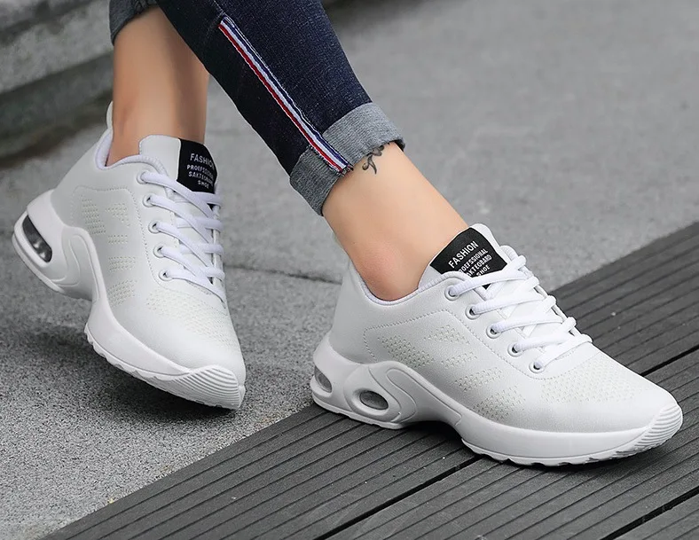QQ20180629-175313.Women Casual Shoes 2018 Spring Autumn Soft Leather Women Shoes Fashion Women Flats Breathable Women Sneakers