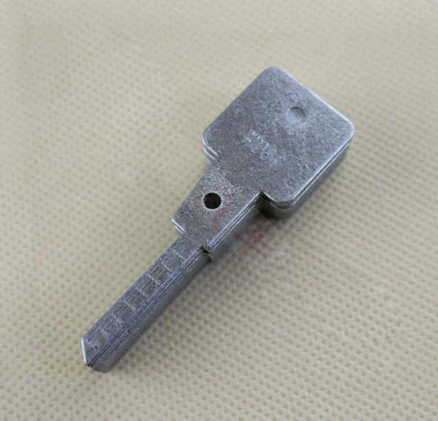 

HU66 Engraved Line Scale Shearing Teeth Blank Car Key Lock For VW Locksmith Tool ( LISHI 2 in1)