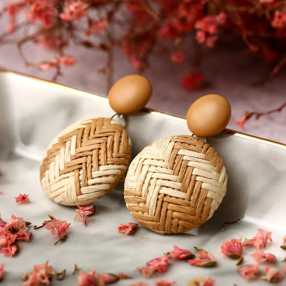 

KMVEXO Handmade Bohemian Wooden Rattan Straw Round Drop Earrings for Women Vintage Bamboo Wicker Statement Earrings 2019 New