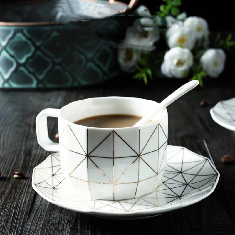 

Creative European coffee cup set, British family red tea cup, afternoon tea set, simple cup and saucer set dd026
