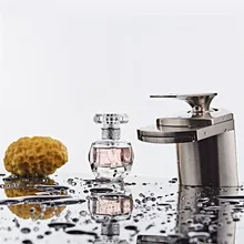 Холодная и горячая Ванная комната Водопад в раковине кран щетка никель Одной ручкой одно отверстие Смеситель кран на бортике смесители для раковины