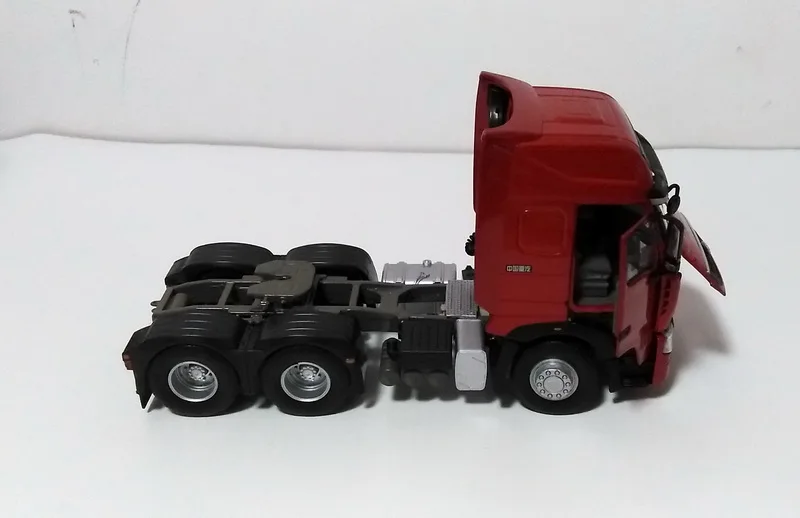 Коллекционная литая игрушка модель 1:36 соотношение SinoTruk HOWO T7H грузовик Трактор трейлер автомобилей сплава модель для мальчика подарок, украшение