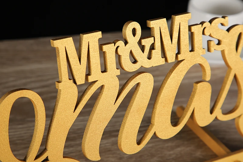 Mr and Mrs Sign. Script Свадебный деревянный знак имени. персональный знак имени. Свадебные decsweetheart Свадебные Украшение стола центральным