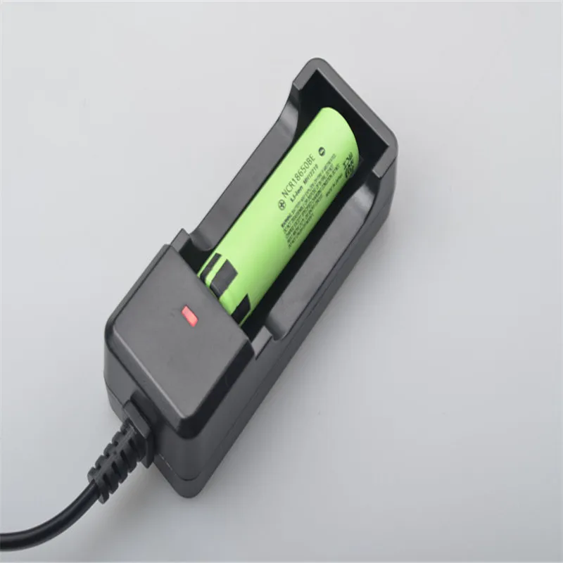 

Fast Shipping! Fast charging Vbatty V26 single slot Intelligent Battery Charger For Lithium battery 32650/26650/18650 (1pc)