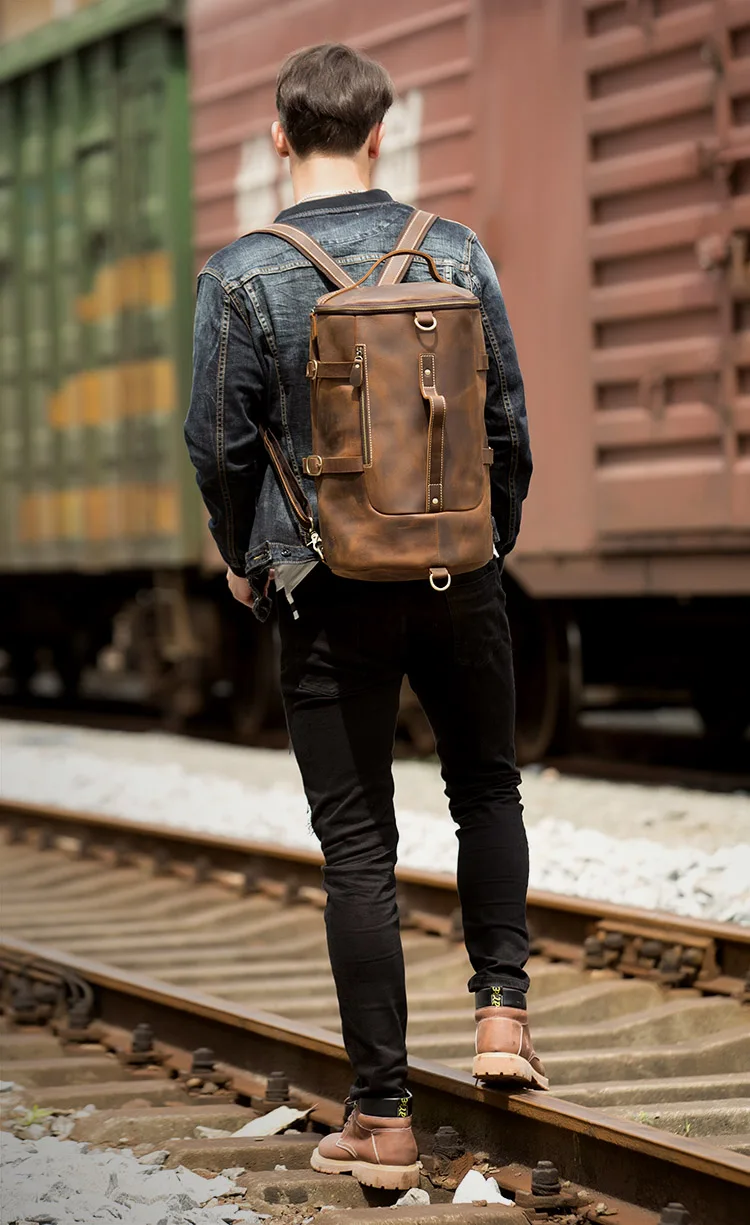 Outdoor-Modellschau von Woosir Vintage-Rucksack aus echtem Leder