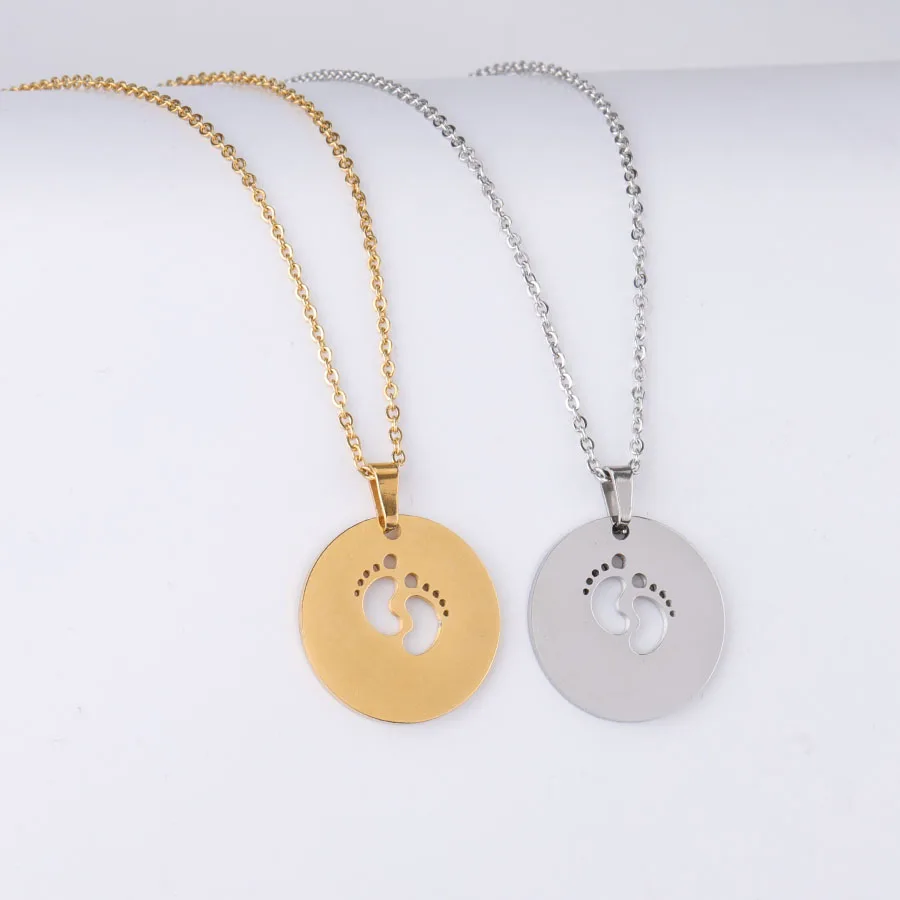 

Fnixtar Round Baby Feet Necklaces Mirror Polished Stainless Steel Pendant Necklace For Mother's Day Gift Jewelry 5Piece/lot
