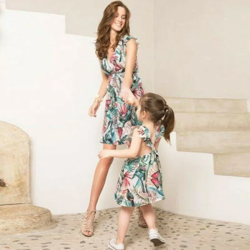 

2020 Fashion Family Matching Clothes Mother Daughter Women Floral Ruffles Dresses Baby Girl Mini Dress Mom Kids Party Clothes