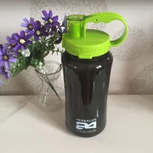 Добавки Herbalife Mega Half Gallon 64 oz встряхивание Спортивная бутылка тритановый Пластиковый черный с зеленой крышкой Herbalife 24 Fit Club