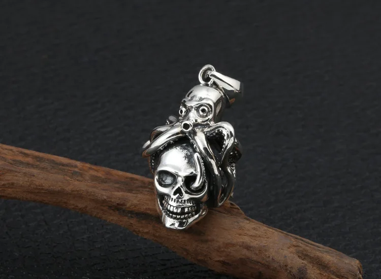 silver-skull-pendant009d