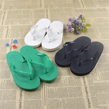 Summer2019 новой корейской версии Baitao/обувь на плоской подошве с мягкой подошвой и пара шлепанцев для обувь для мужчин и женщин носить сандалии с шипами для ношения на улице, модные