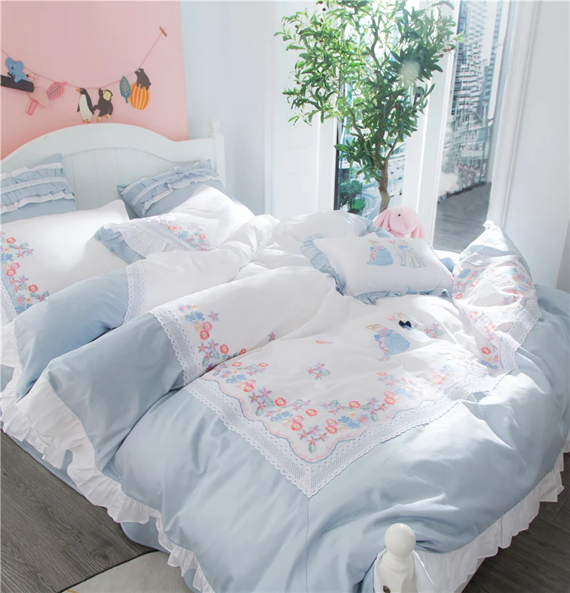 - Luxury Egypt Cotton Fairy tales Lace Bedding Set Embroidery Ruffles Duvet cover Bed Sheet Pillowcases Queen King Size 467Pcs