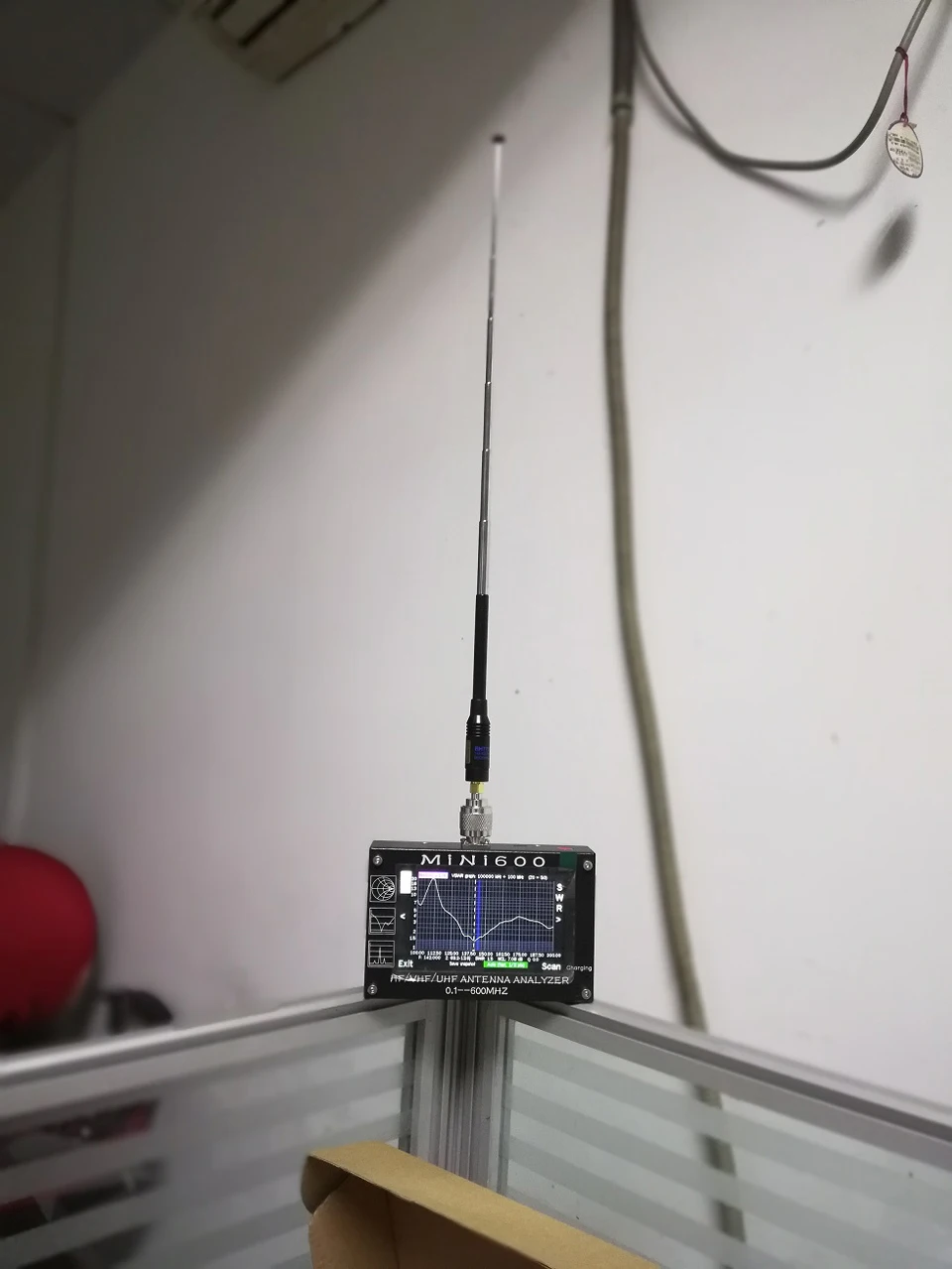 MINI600 4,3 дюймов ЖК-дисплей HF VHF UHF анализатор антенны 0,1-600 МГц измеритель коэффициента стоячей воды 1,0-1999 5V 1.5A для радио C6-007