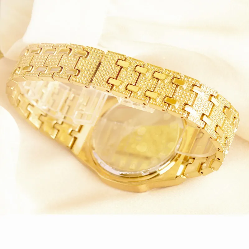 10128781193_1263037735