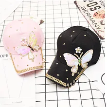 Корея Для женщин ручной работы бабочка с блестками Козырьки Шляпы Мода сращены уличные шляпы Повседневное белый черный, розовый заклепки шапки расшитые жемчугом 56-58 см