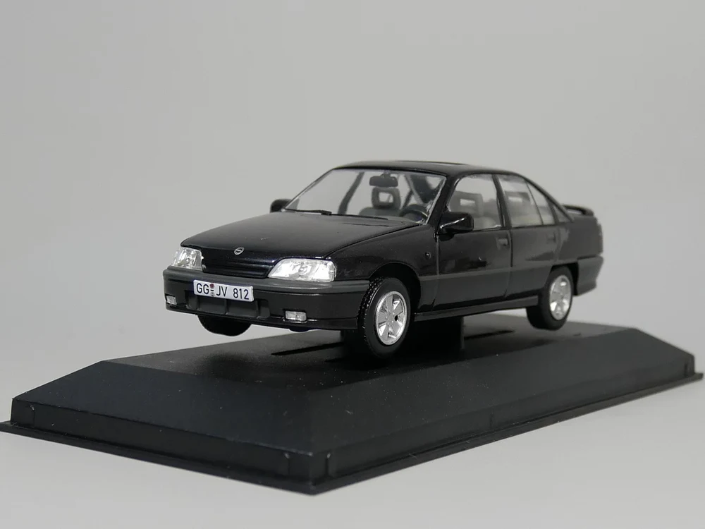 COR GI 1:43 Opel Omega 3000 эксклюзивные Автомобильные Игрушки из сплава для детей, детские игрушки, модель прозрачной коробки