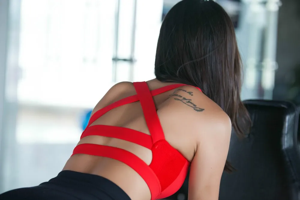 Сексуальные упражнения тренировка Топ для женщин фитнес безрукавка открытая спина крест лифчик топ с подкладкой короткий жилет Yuga