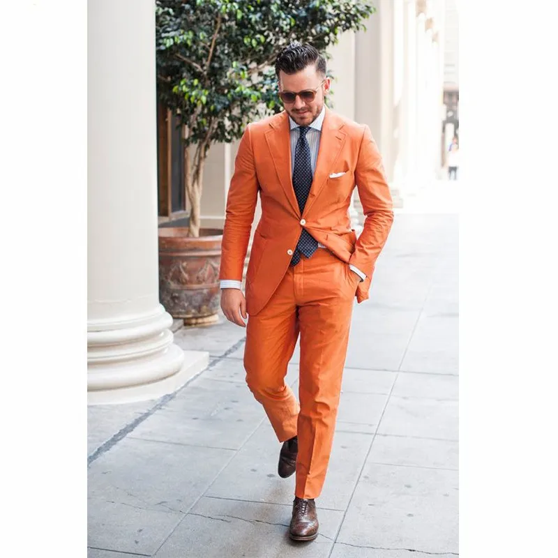 Оранжевые мужские смокинги, изготовленные на заказ женихи, мужчины костюмы с брюками бизнес лацкан с тупым отворотом две пуговицы куртка+ брюки