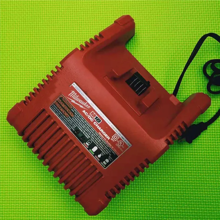 

Second-hand Milwaukee Mivolch 2710-20 M18 18V Lithium Battery Charger