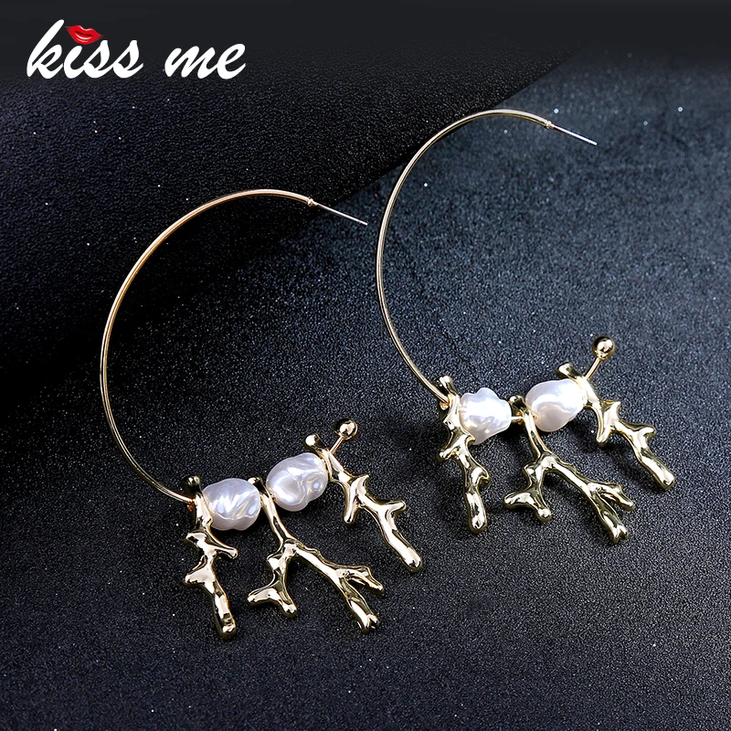 

KISS ME Irregular Imitation Pearl Earrings Women New Fashion Gold Color Alloy Big Hoop Earrings Costume Jewelry
