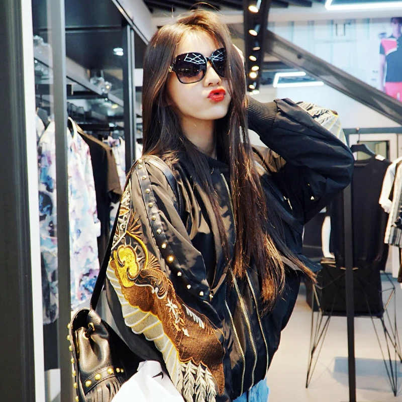 

2018 Baseball Uniform Female Spring and Autumn Golden Wings Embroidered Rivets Punk Bomber Jacket BF Wind Jacket