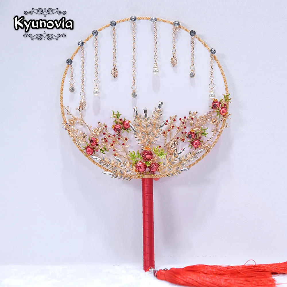 Kyunovia Pendant Fan Type Bridal Bouquet Crystal Flower Girl Bouquet Gold Bouquet Flower Girl Wand Bridesmaid Bouquet D91 - Цвет: Красный