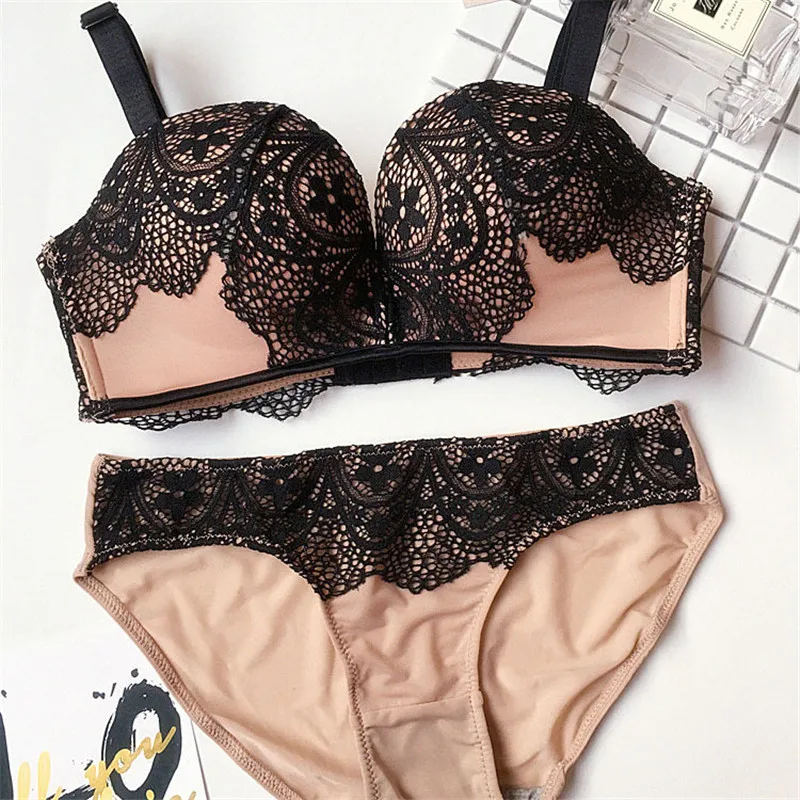 Goedkoop JYF Merk Vrouwen Nieuwe Ondergoed Set Sexy Naadloze Wire Gratis Kanten Beha Set Jong Meisje Sexy Lingerie Deep V Push up Bh Sets