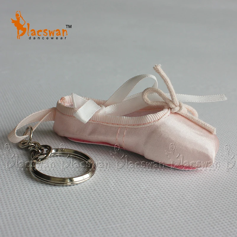 

Satin ballet keyring professional pointe shoe key ring ballet shoe key chain wedding souvenir ballerina coin purse gifts ballet