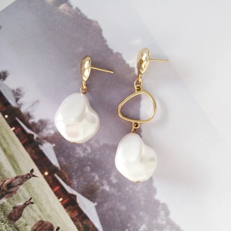 Korean Vintage Concise Simple White Irregular Pearls Resin Stone Shape Clip Earrings without Piercing Ins For Women Lady Party 