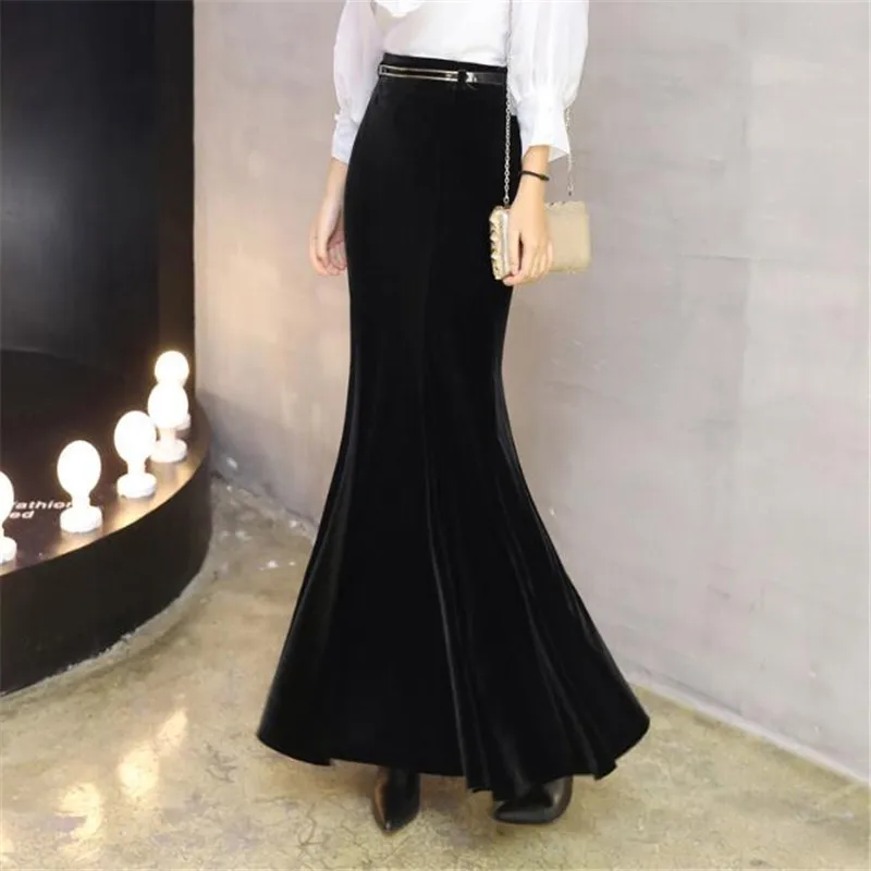 Online Faldas de sirena de terciopelo para mujer de talla grande 5XL Falda larga de invierno con cinturón otoño femenino elegante falda Maxi de terciopelo negro Ds50163
