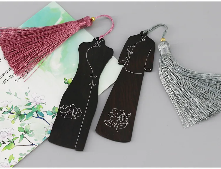 1pcs Classical cheongsam purple sand inlaid silver silk classical Chinese style tassel wooden gift literary bookmarks gift box