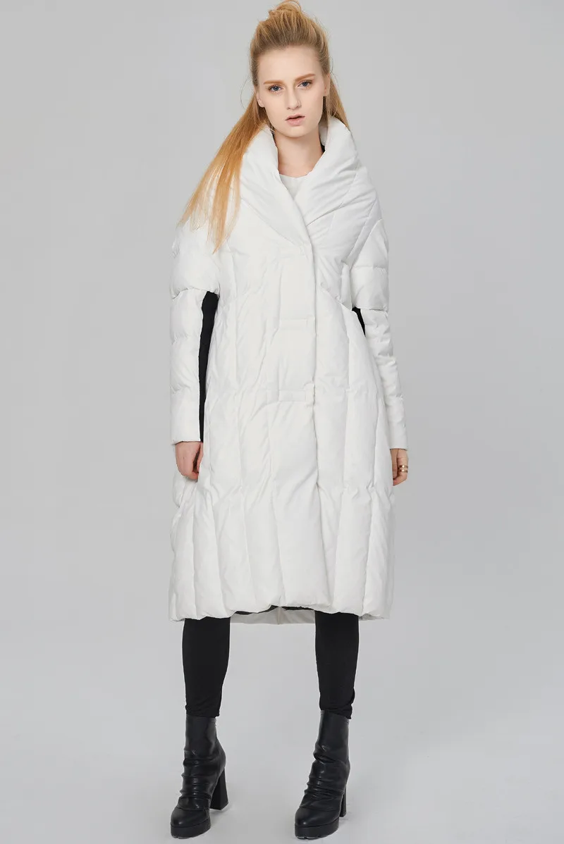 Ayunsue высокое качество Для женщин зимнее пальто Европейский куртка плащ Пуховики и парки для мужчин теплая белая утка Подпушка куртка Для