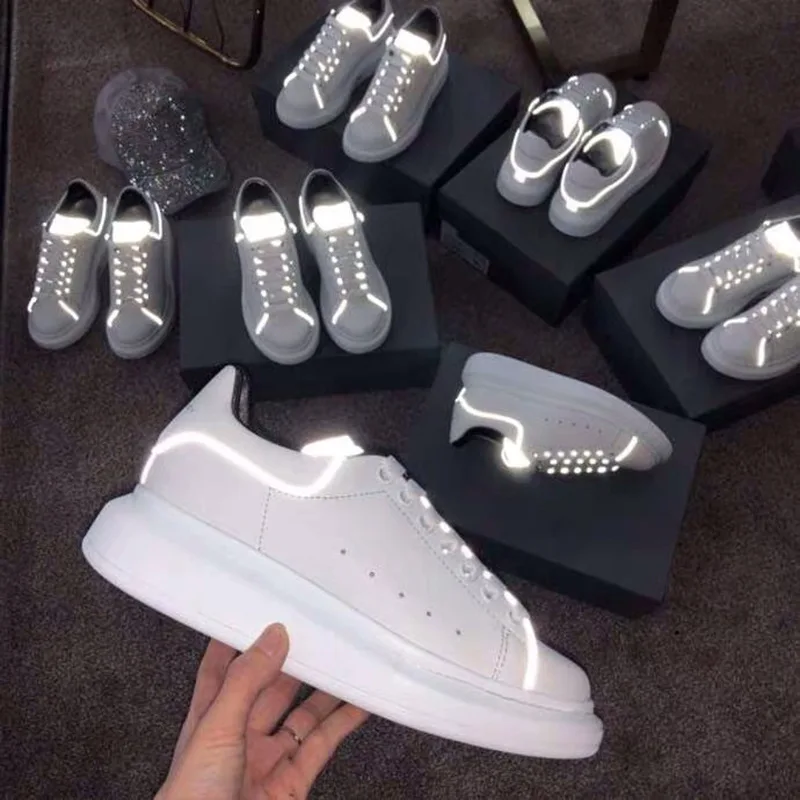 

Size 35--40 Luminous Sneakers Spring Breathable Luminous fashion Sports Shoes Led Light Shoes for Women