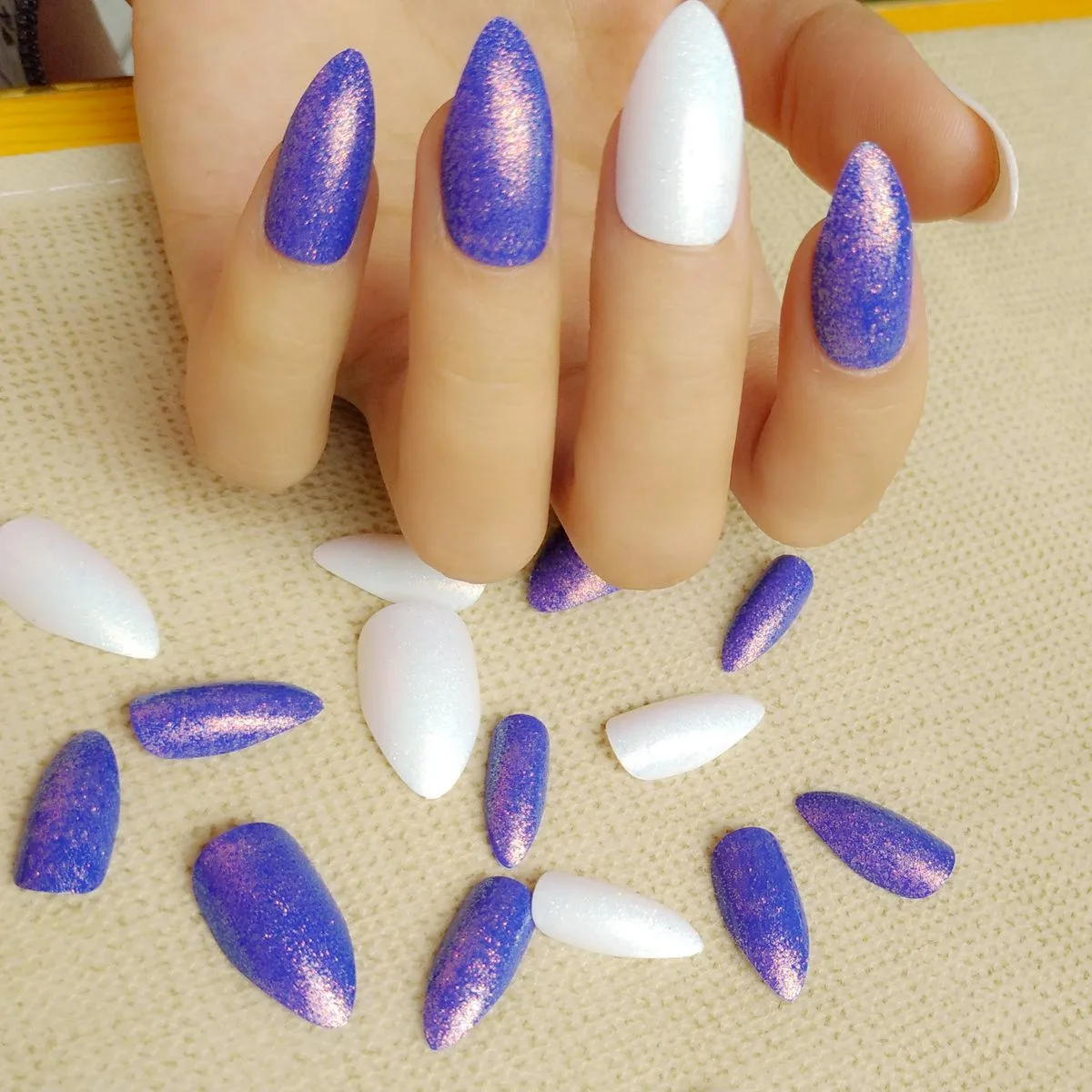

24Pcs Glitter Short Stiletto False Nail Blue Purple White Pointed Artificial Fake Nails DIY Manicure Nail Art Nails Decoration
