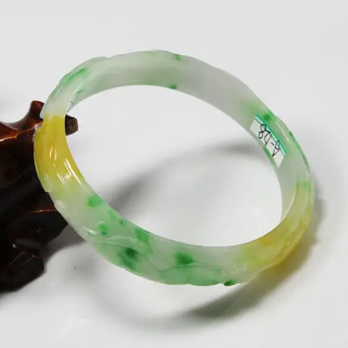 

2660 BEAUTIFUL HAND-CARVED EMERALD GREEN JADEITE JADE GEMS BANGLE BRACELET