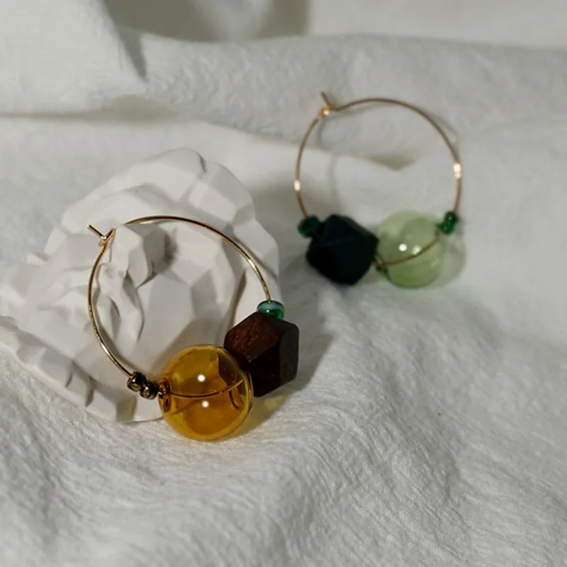 Уникальные разноцветные Пузырьковые мини-серьги-кольца для женщин винтажные деревянные бусины корейские серьги дизайн серьги со стеклянными шариками