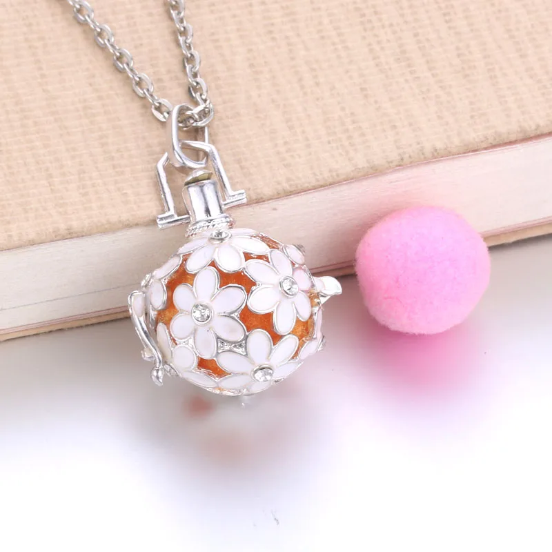 

Hollow Out Aromatherapy Diffuser Necklace Jewelry Perfume Locket Pendant Essential Oil Scent Locket Necklace With Pads 040223