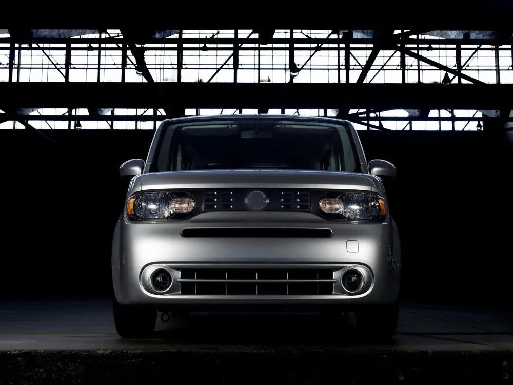 Nissan-Cube-2010
