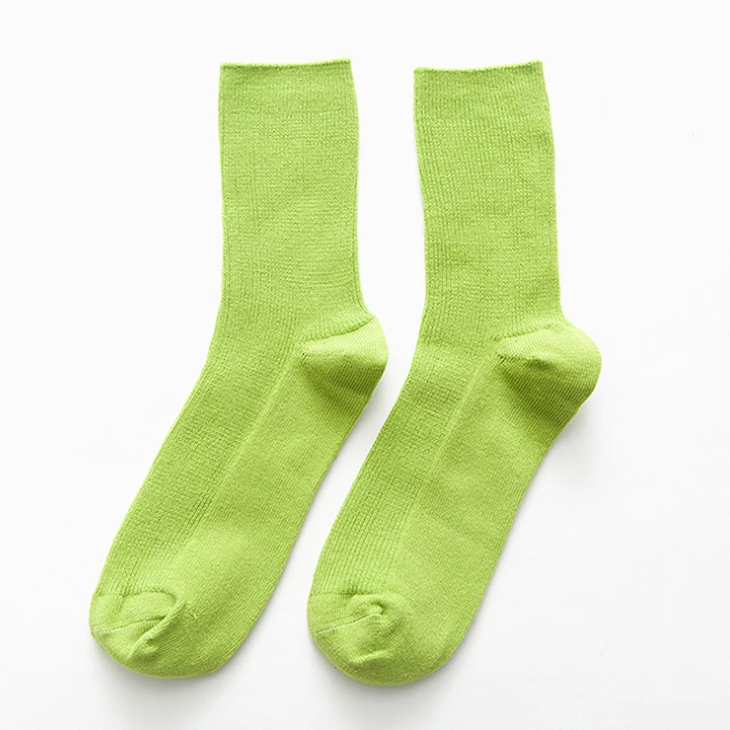 Модные хлопковые милые популярные новые чулочно-носочные изделия, плотные носки, носки-трубы средней высоты, карамельные цвета, женские зимние теплые носки в стиле Харадзюку - Цвет: Bright green