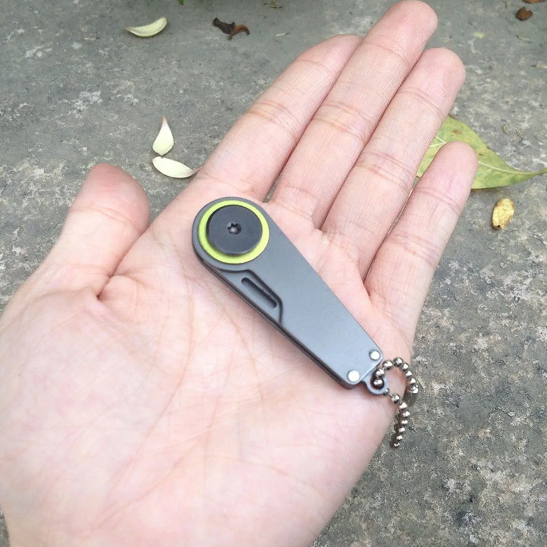 

Brand New Mini Portable Knife Blade folding knife Metal Keychain EDC Cutting Key Ring Camp Survive kit portable kamp malzemeleri