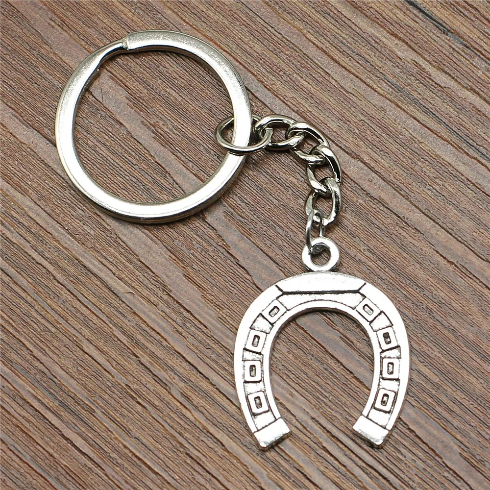 

Keyring Horseshoe Keychain 30x24mm Antique Silver New Fashion Handmade Metal KeyChain Souvenir Gifts For Women B11864