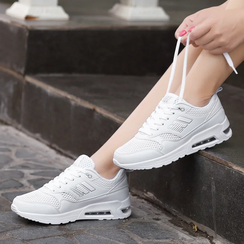 tenis blancos para correr