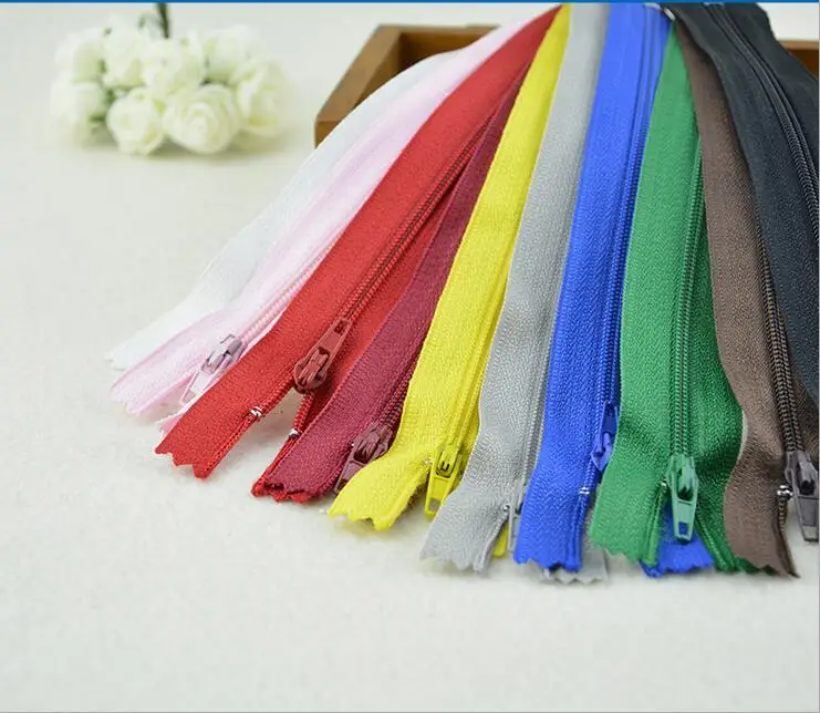 50 NYLON ZIP CLOSED ENDED 8 INCH 20CM TURQUOISE Craft Dress Making