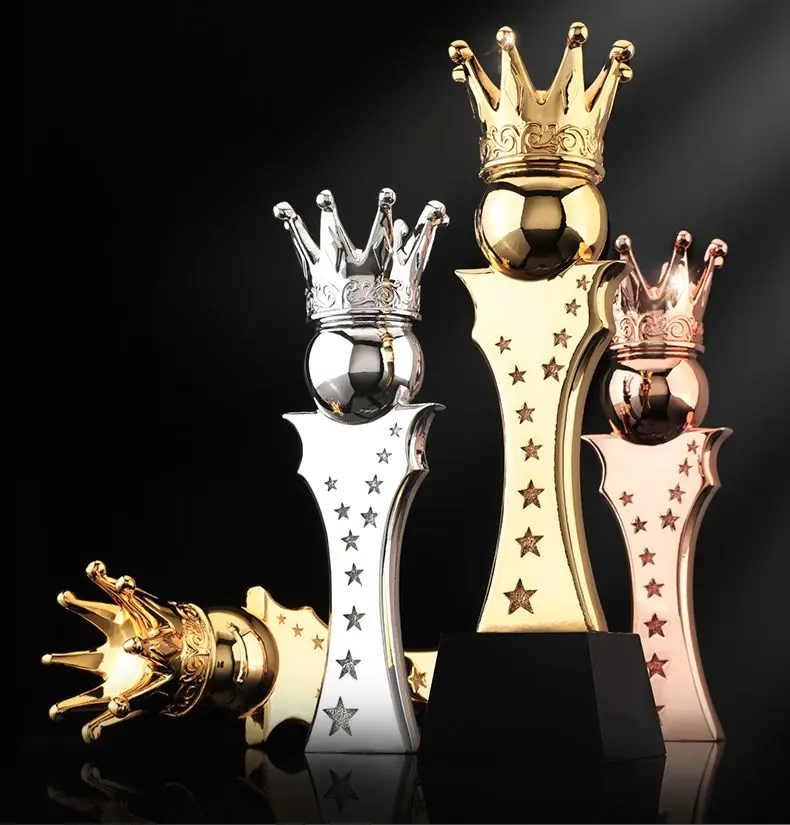 HighqualityCrownShapedMetalTrophyWithaCustomizedCrystalBase