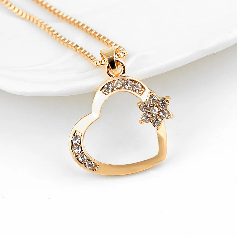 

Sleek minimalist rhinestone peach heart necklace star with the hollowed out Venice chain hexagonal embellishment love necklace