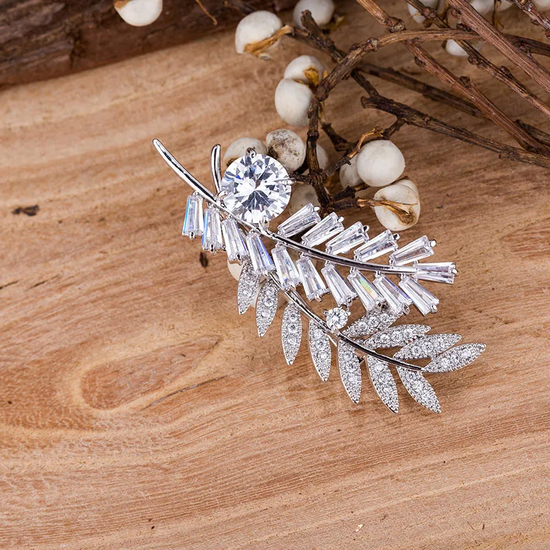 Crystal Rhinestone Leaf Brooch Silver Plated and Gold Color Metal Women Fashion Leaf Pin Jewelry Brooches Party Wedding Gift (2)