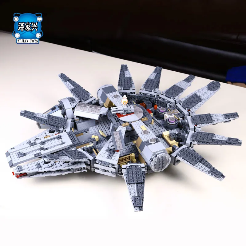

DIY 3D Model Millennium Falcon Building Bricks Blocks Toys for Children Game Weapon Compatible with Lepins Figures Toys
