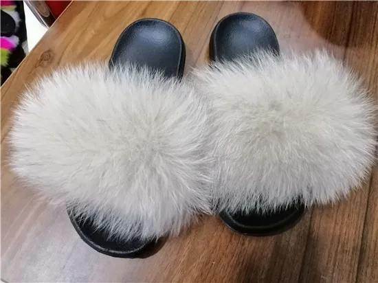 COOLSA Hot Women's Striped Plush Fur Slippers Super Fluffy Furry Fox Fur Slides Travel Quick Drying Beach Flip Flops Plus Size - Цвет: as picture shows