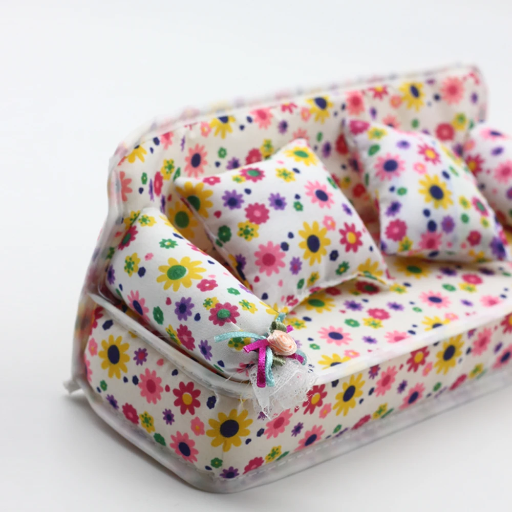 Lovely Miniature Dollhouse Furniture Flower Print Sofa Couch With 2 Cushions For Barbie Flower 8.50cm Toys Lovely Miniature Dollhouse Furniture Flower Print Sofa Couch With 2 Cushions For Barbie Flower 8.50cm Toys