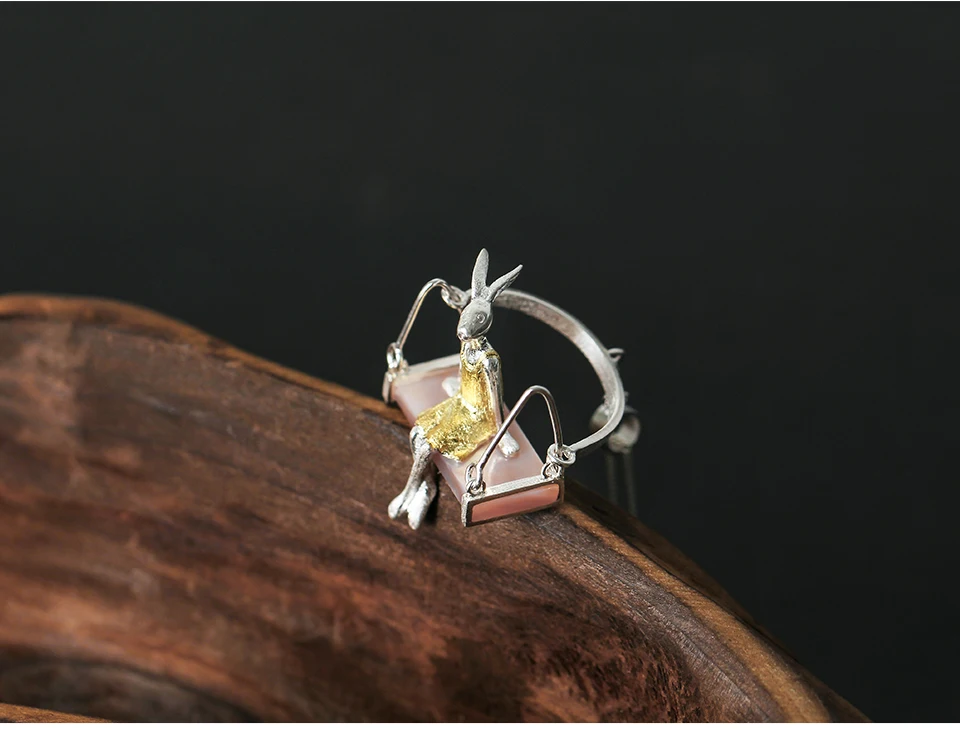 LFJE0098-Miss-Rabbit-Pendant-_06