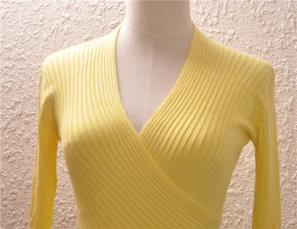 Blusas De Inverno Feminina 2017 Winter Slim Long Sleeve Knitted Sweater Sexy V-Neck Women Sweaters Fashion Pullover Pull Femme Blusas De Inverno Feminina 2017 Winter Slim Long Sleeve Knitted Sweater Sexy V-Neck Women Sweaters Fashion Pullover Pull Femme